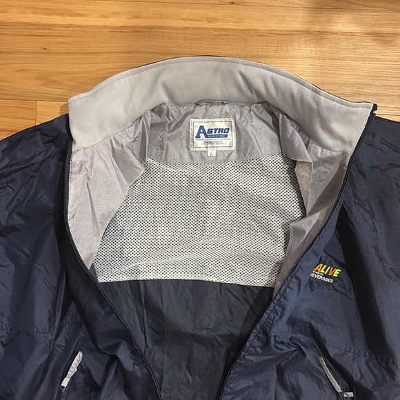 Vintage FIVE ALIVE windbreaker with zipper hood - Picture 6 of 9